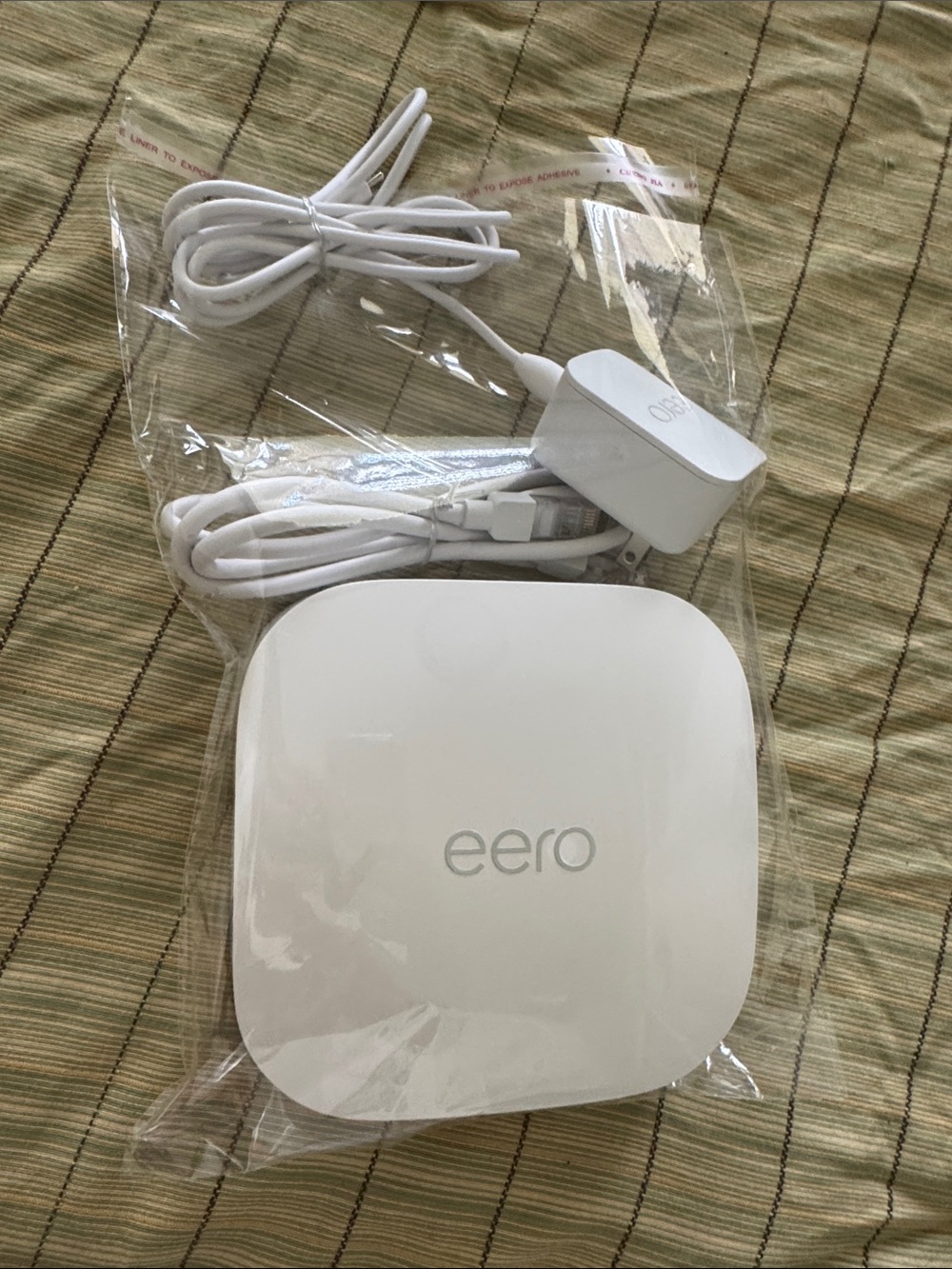 eero Mesh Wi‑Fi Node in White with Power Adapter and Cable